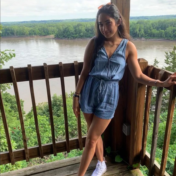 Meet your Posher, Alyssa Marie - Picture 12 of 15